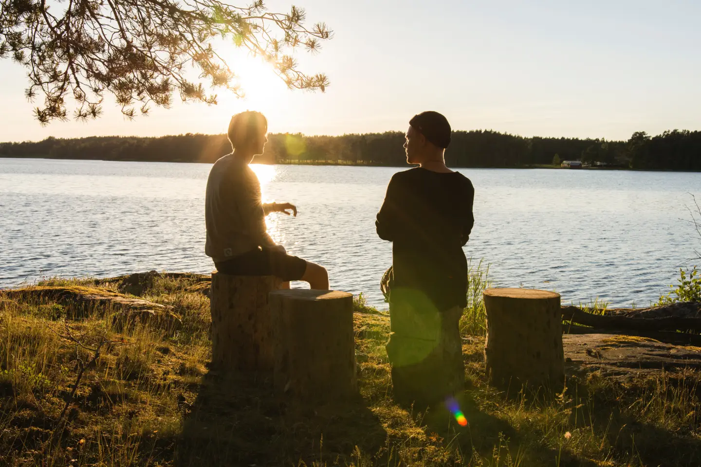 two-man-talking-silhouette