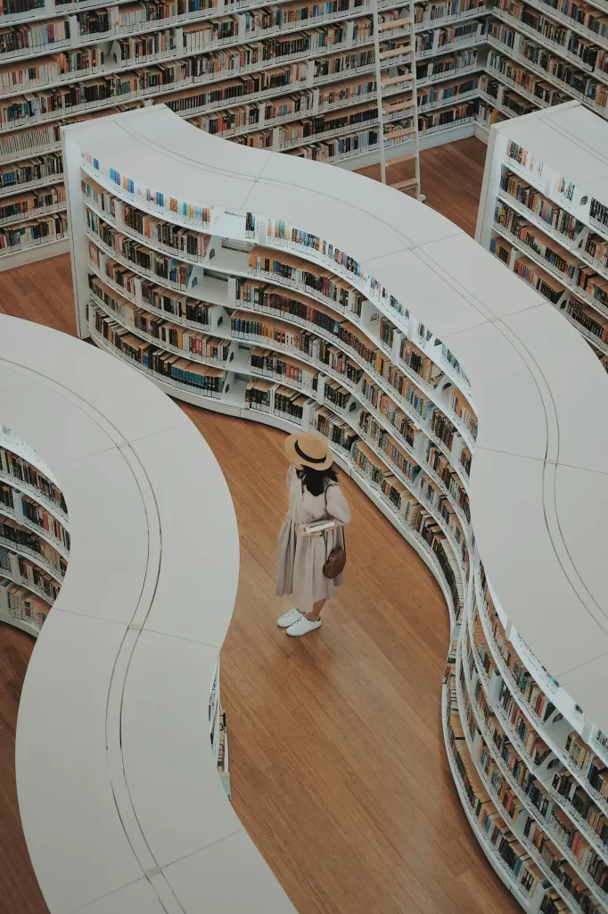 woman-standing-on-bookstore